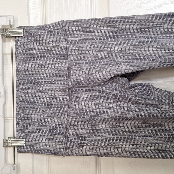 lululemon | High Rise Wunder Under Crop Battleship Women 4 - Picture 6 of 10